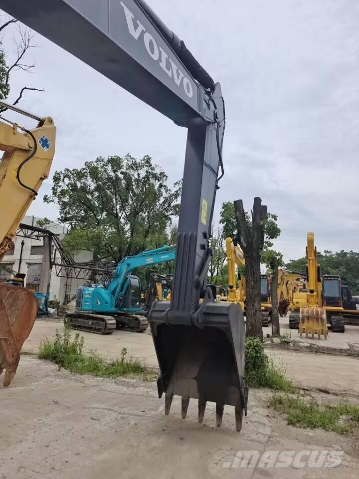 Volvo EC 210 D Гусеничні екскаватори