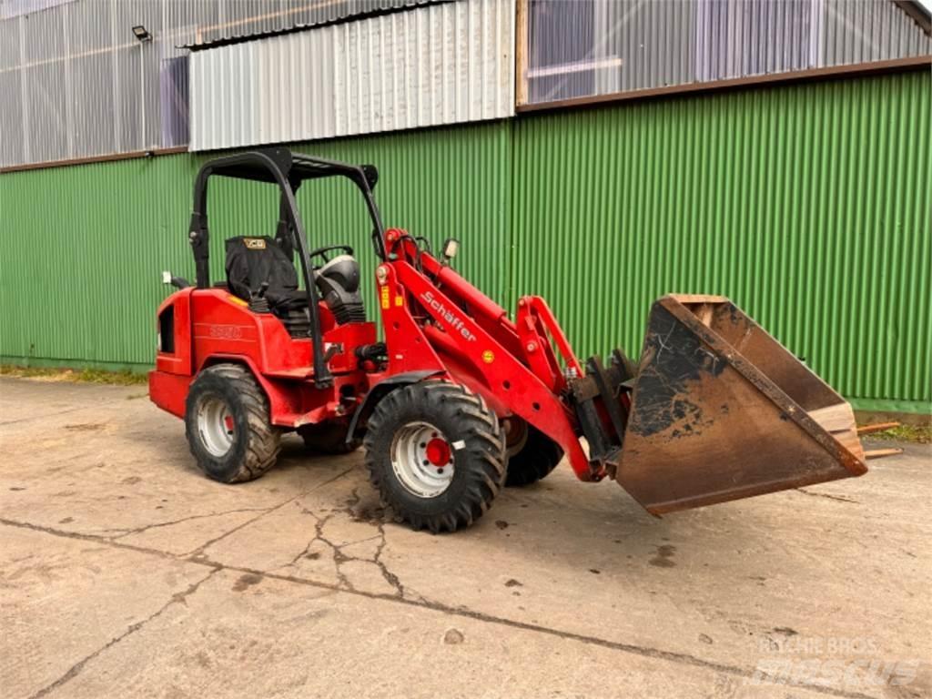 Schäffer 3350 Фронтальні навантажувачі