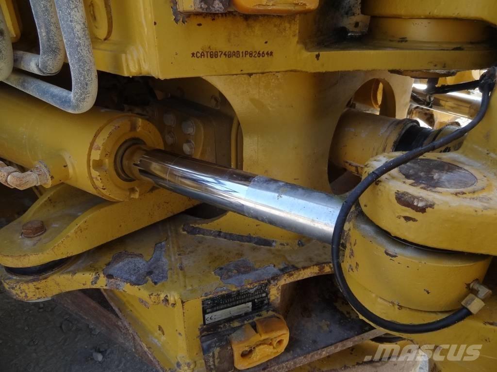 CAT 740 Зчленовані самоскиди