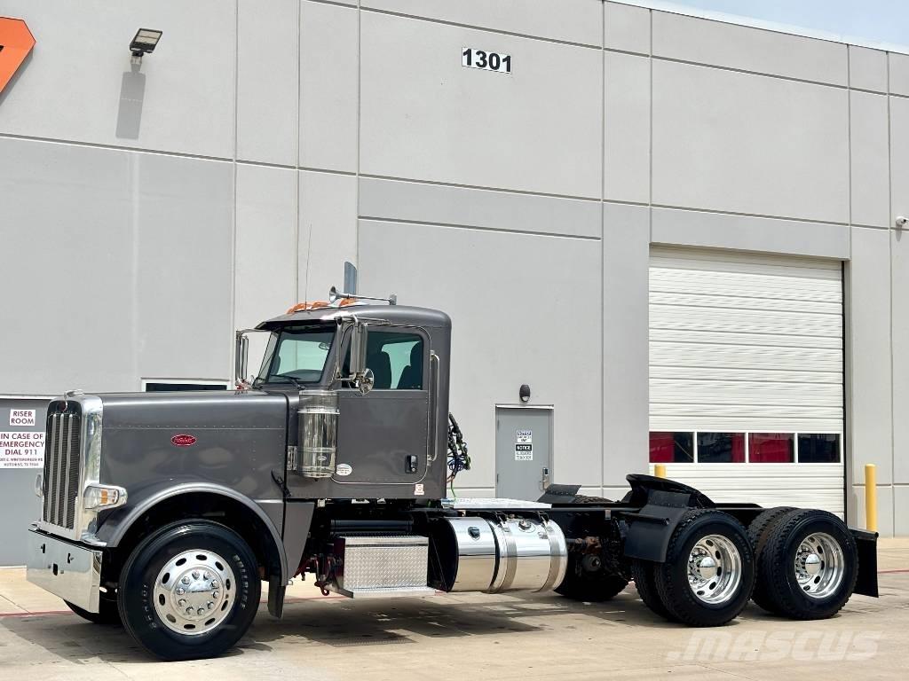 Peterbilt 389 Тягачі