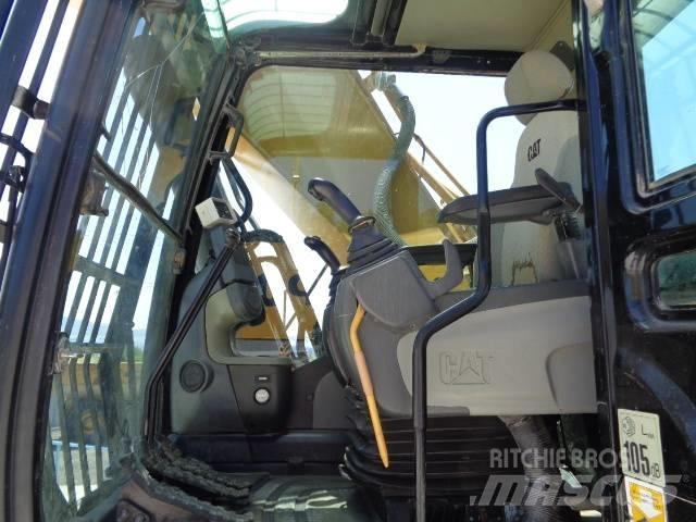CAT 330 D L Гусеничні екскаватори