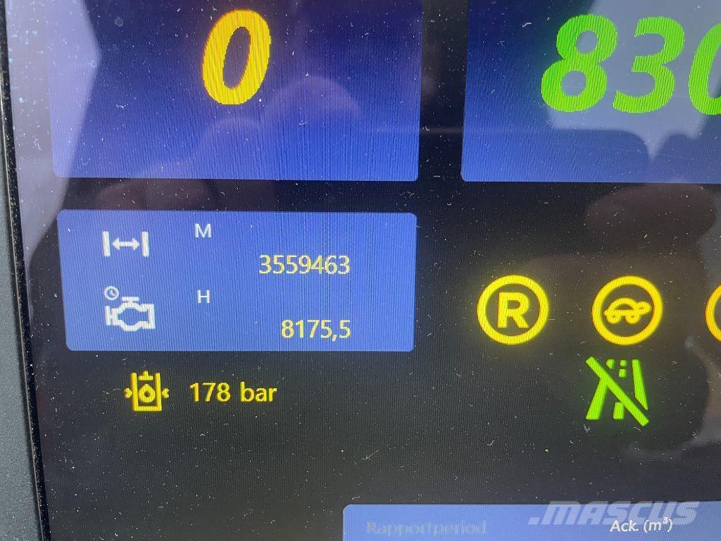 Komatsu 951 Харвестери