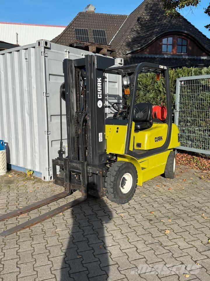 Clark CMP 25 L Газові навантажувачі