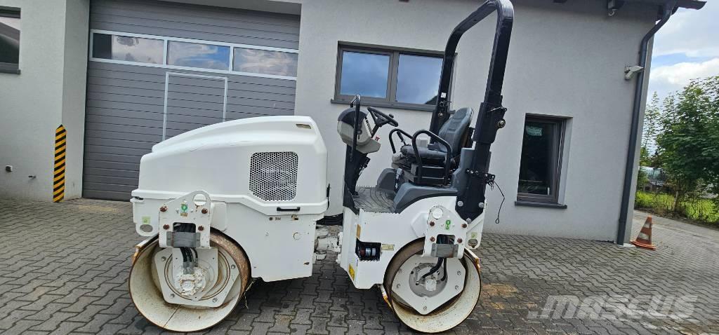 CAT CB 24 B Котки тротуарні