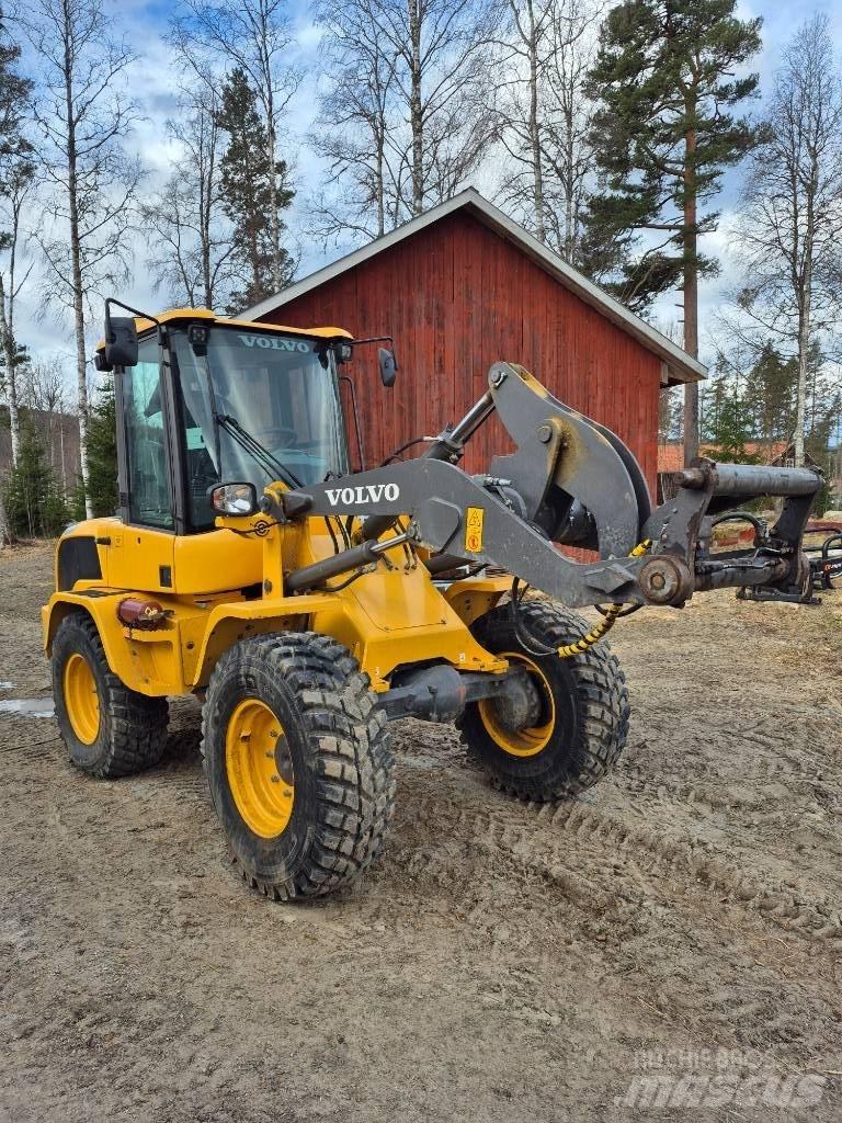 Volvo L 30 G Фронтальні навантажувачі