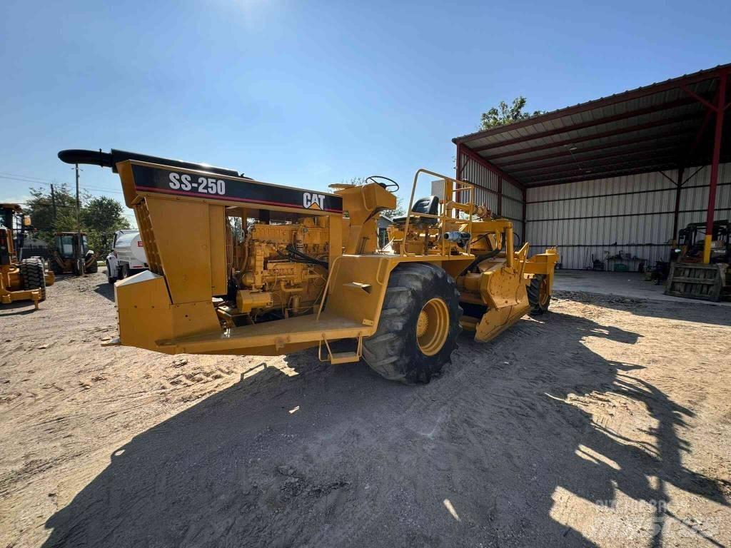 CAT SS 250 Асфальтовкладачі