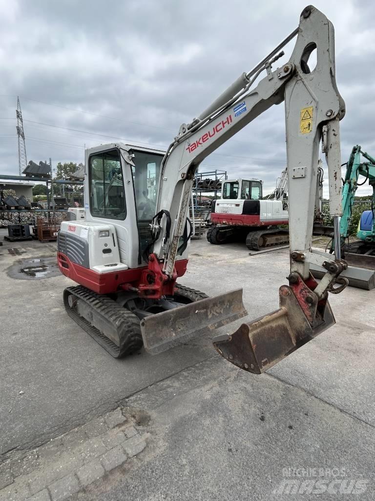 Takeuchi TB 228 Міні-екскаватори < 7т