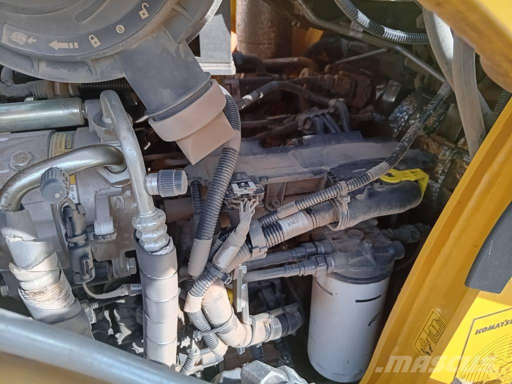 Komatsu WB 97 S-8 Екскаватори-навантажувачі