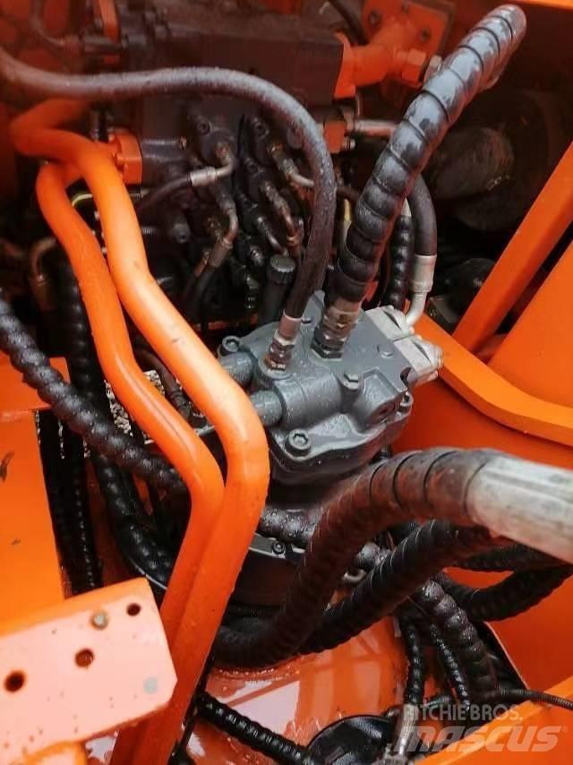 Doosan 225 LC-9 Гусеничні екскаватори