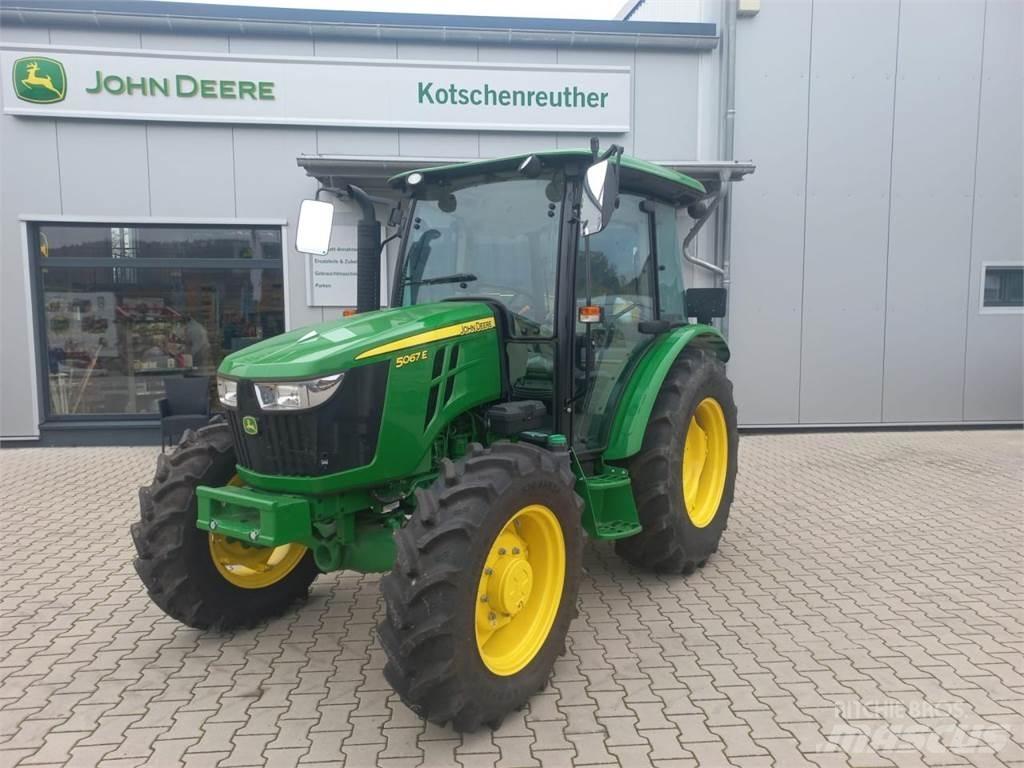 John Deere 5067E Трактори