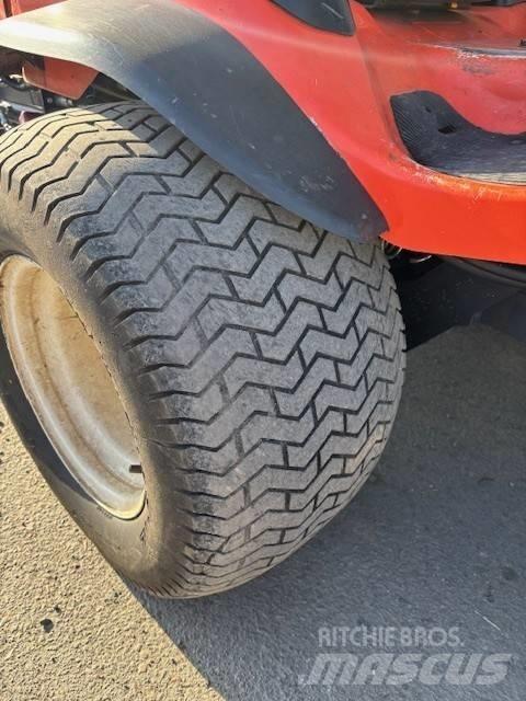 Kubota F 3090 Самохідні газонокосарки