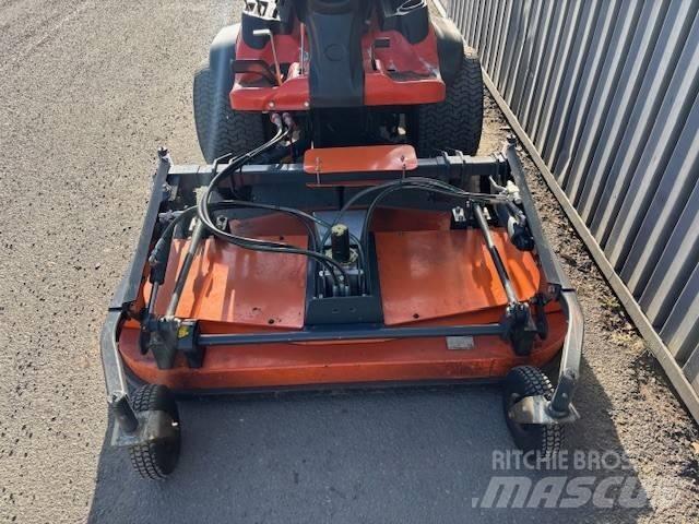 Kubota F 3090 Самохідні газонокосарки