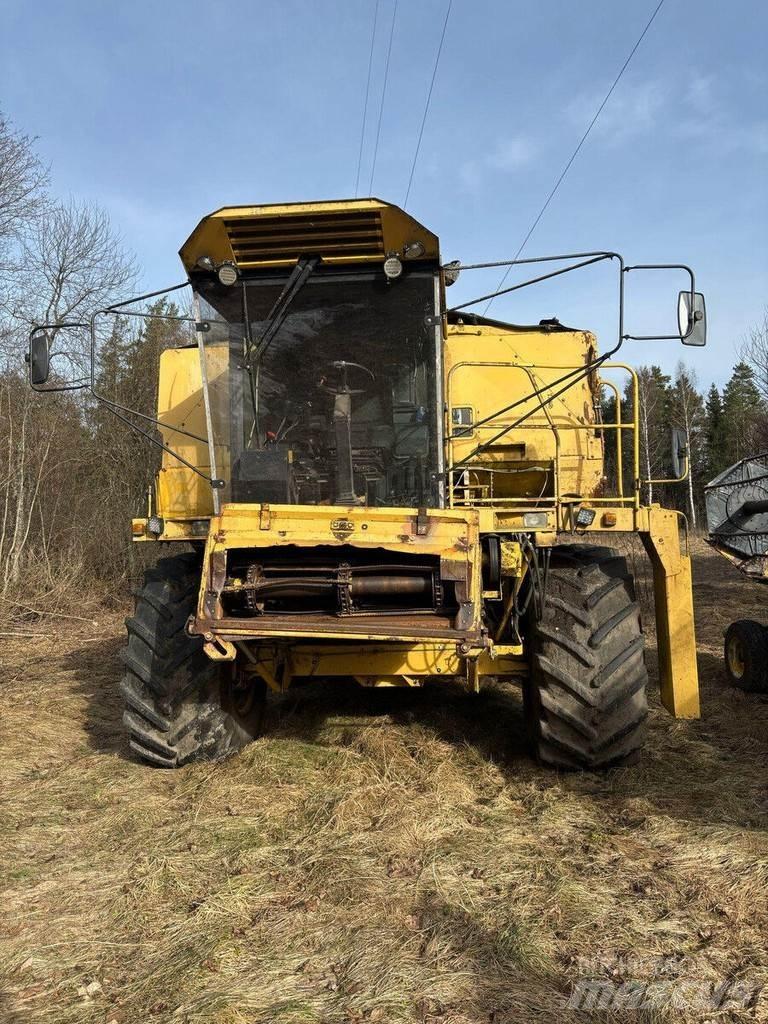 New Holland TX 36 Зернозбиральні комбайни