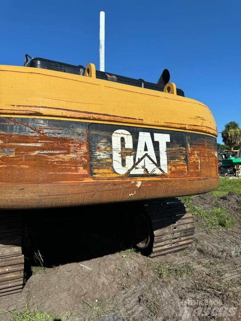 CAT 330 L Гусеничні екскаватори