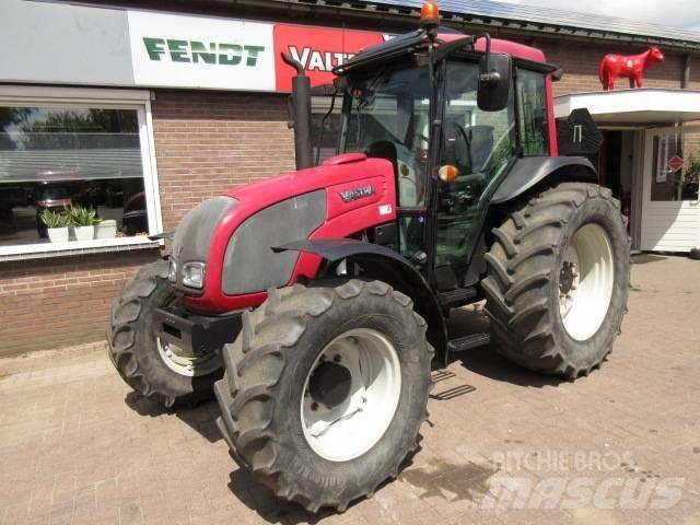 Valtra A93 HITECH Трактори