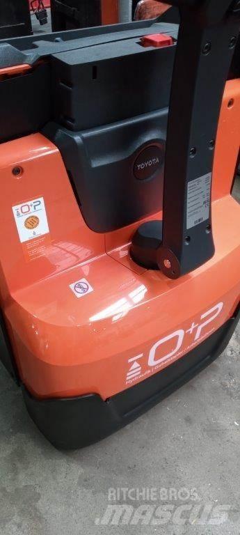 Toyota LWE 200 Штабелери