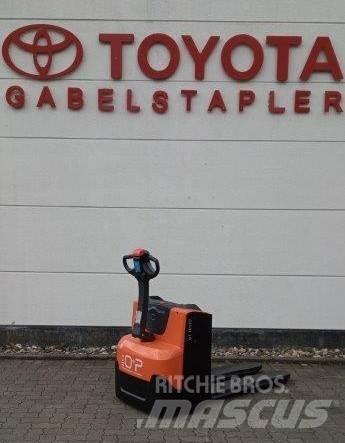 Toyota LWE 200 Штабелери