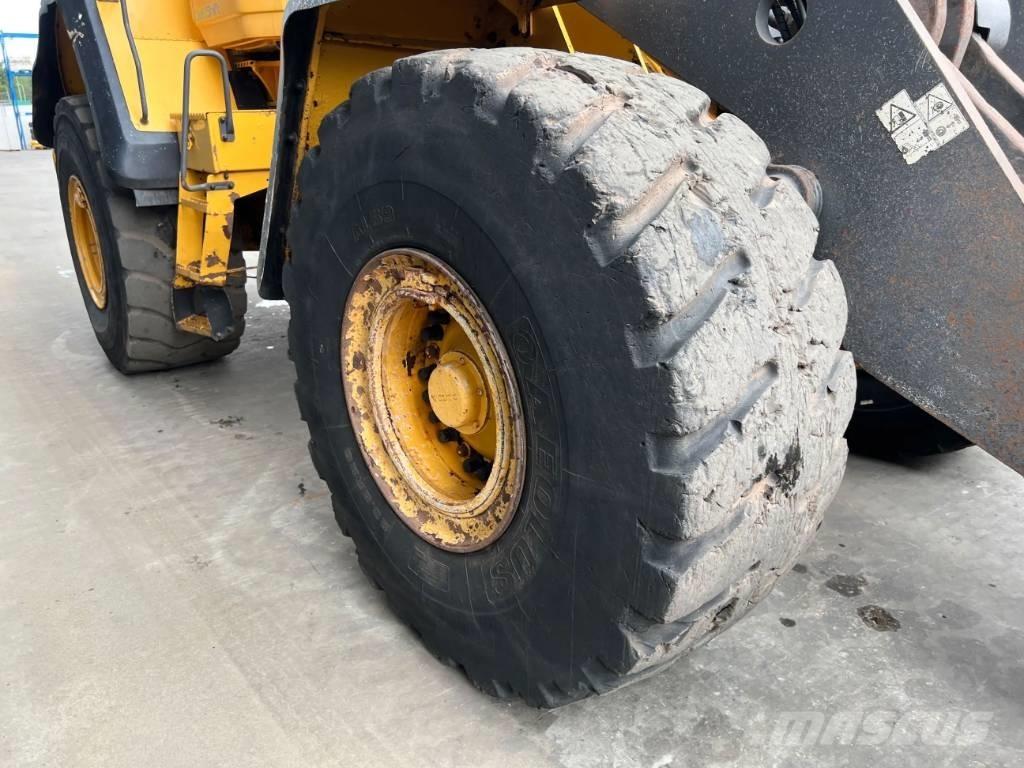 Volvo L180G Фронтальні навантажувачі
