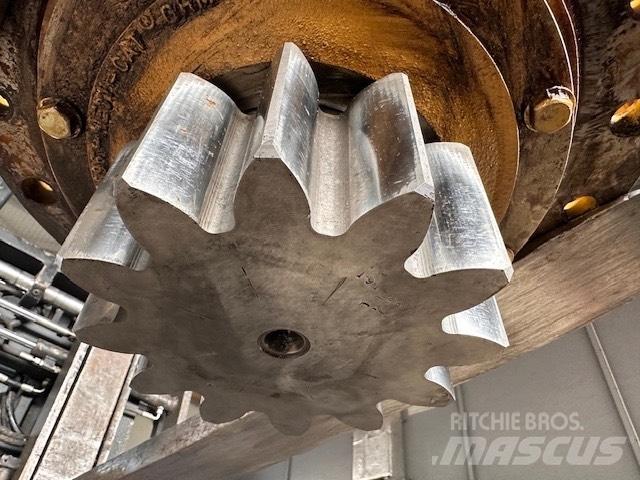 CAT 325 C Swing gear Коробка передач