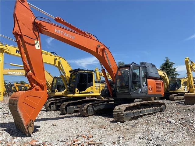Hitachi ZX 250 Гусеничні екскаватори