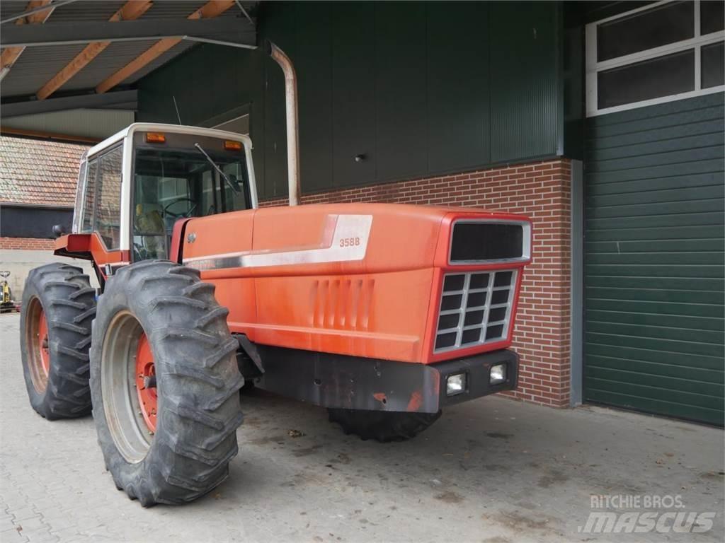 Case IH IHC 3588 Трактори