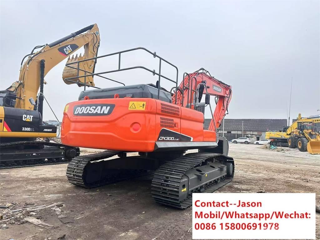 Doosan DX 300 LCA Гусеничні екскаватори