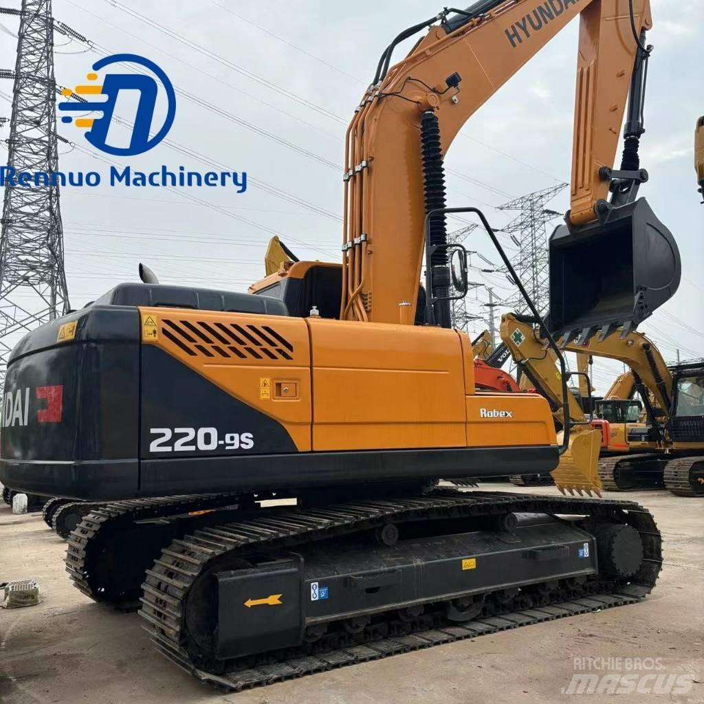 Hyundai R220LC-9S Гусеничні екскаватори
