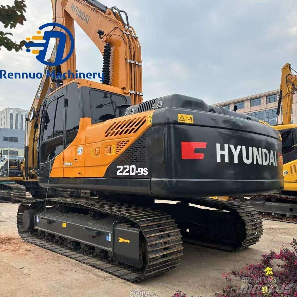 Hyundai R220LC-9S Гусеничні екскаватори