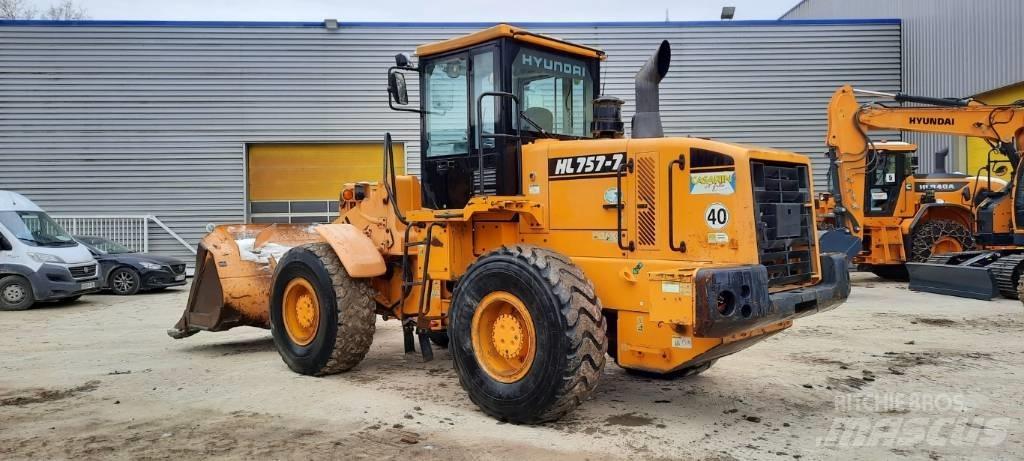 Hyundai HL 757-7 Фронтальні навантажувачі