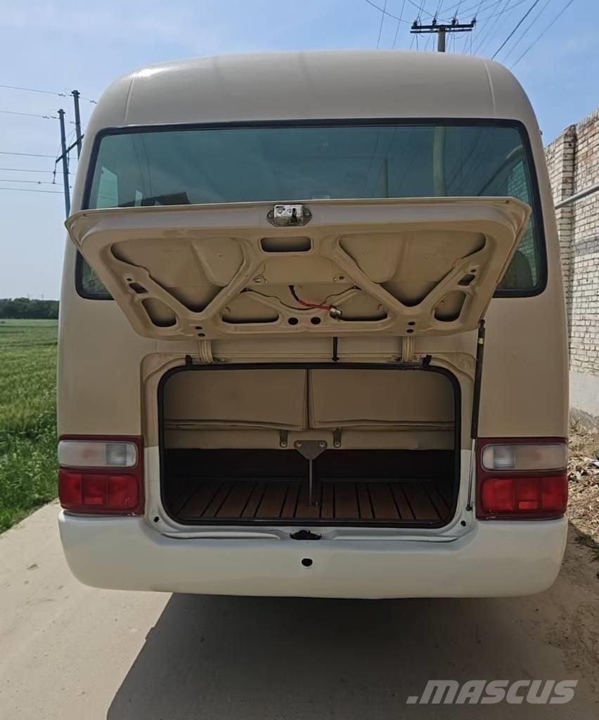 Toyota Coaster Bus Мікроавтобуси