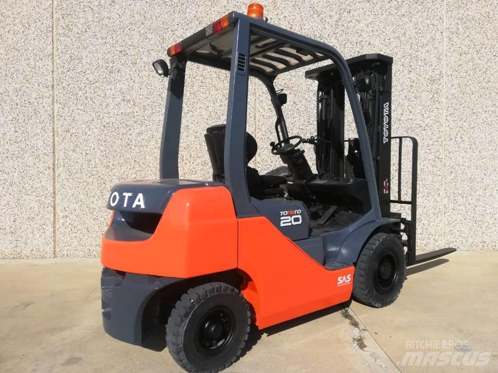 Toyota 02-8 FG F 20 Газові навантажувачі
