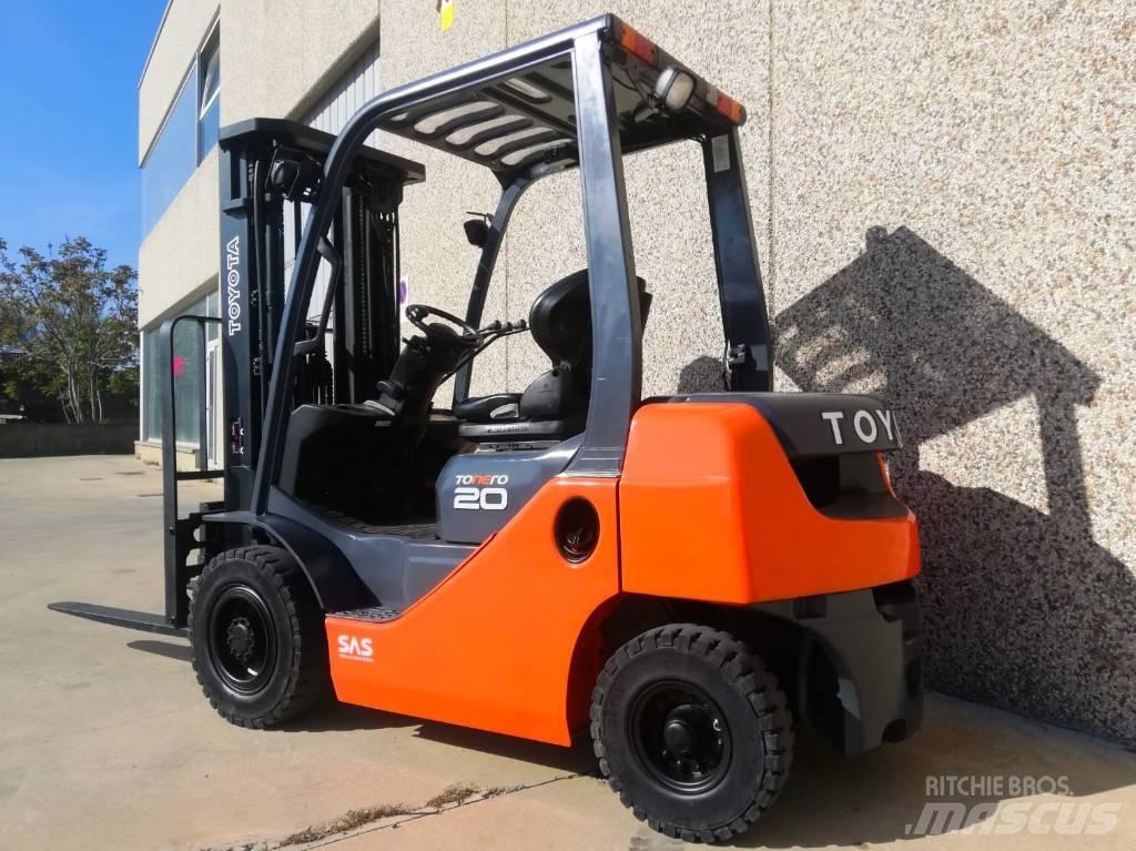 Toyota 02-8 FG F 20 Газові навантажувачі