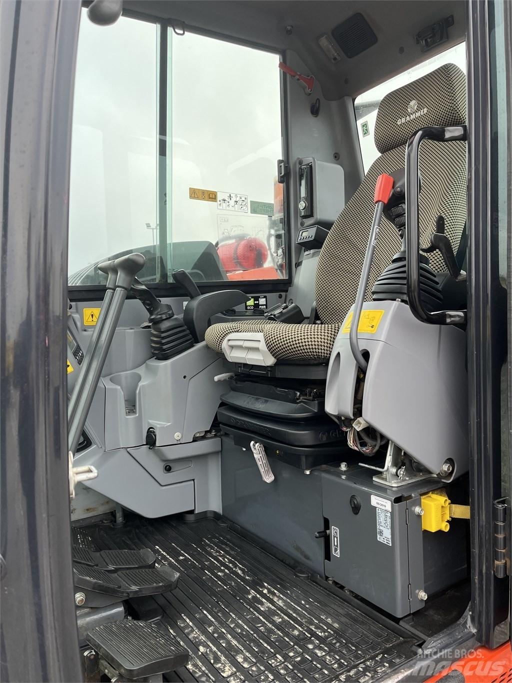 Kubota KX 080-4 Середні екскаватори 7т. - 12т.