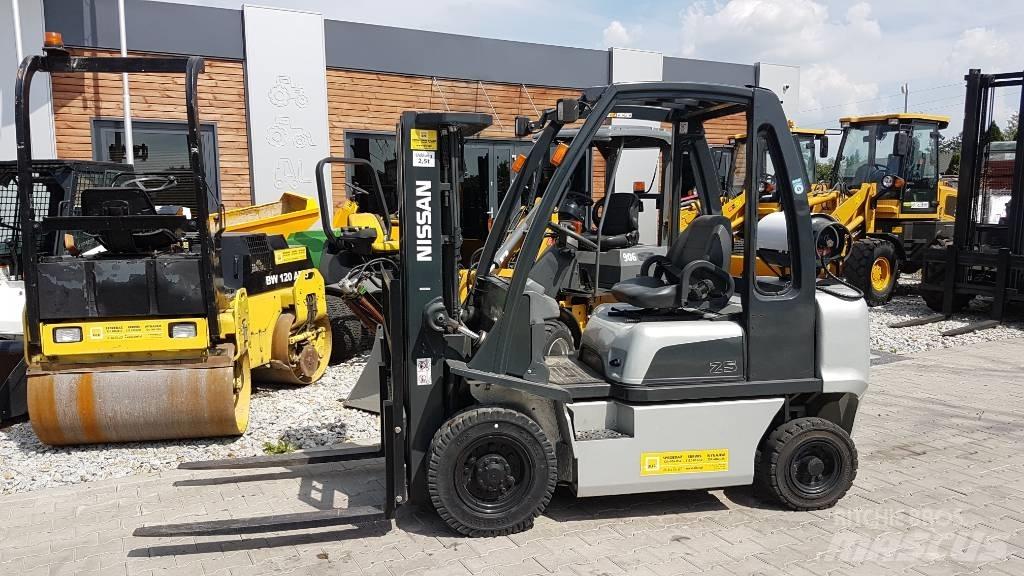 Nissan U1D2A25LQ Газові навантажувачі