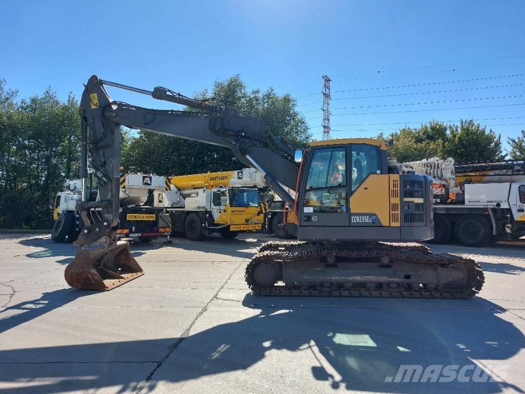 Volvo ECR 235 E Гусеничні екскаватори