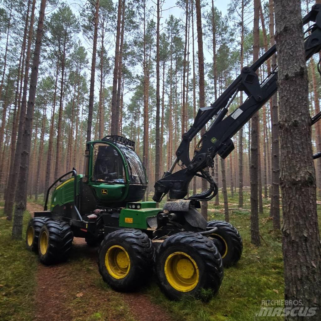 John Deere 1270E Харвестери