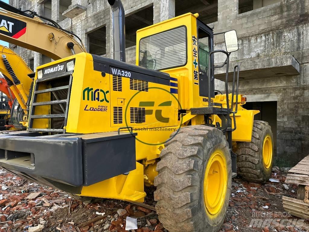 Komatsu WA 320 Фронтальні навантажувачі