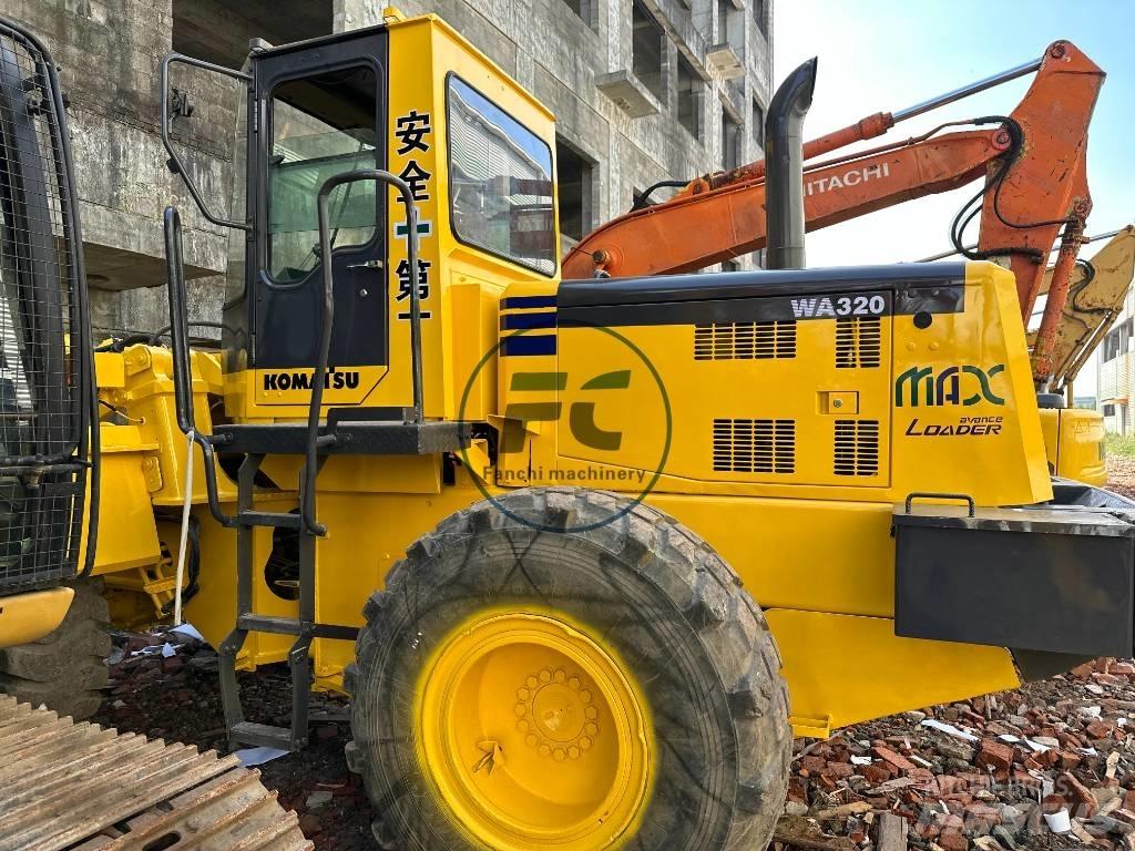 Komatsu WA 320 Фронтальні навантажувачі
