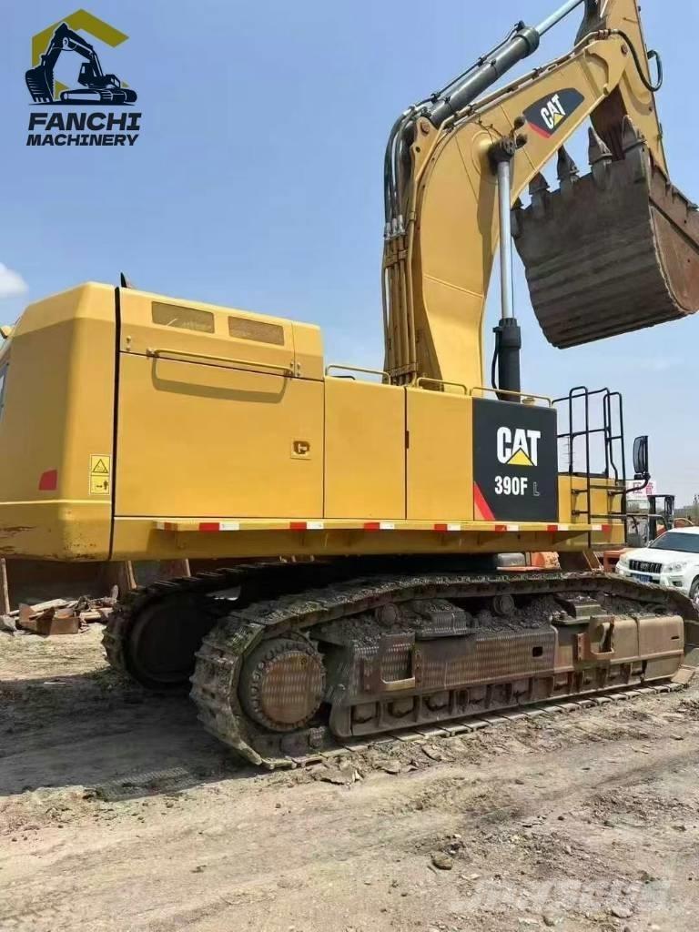 CAT 390F Гусеничні екскаватори