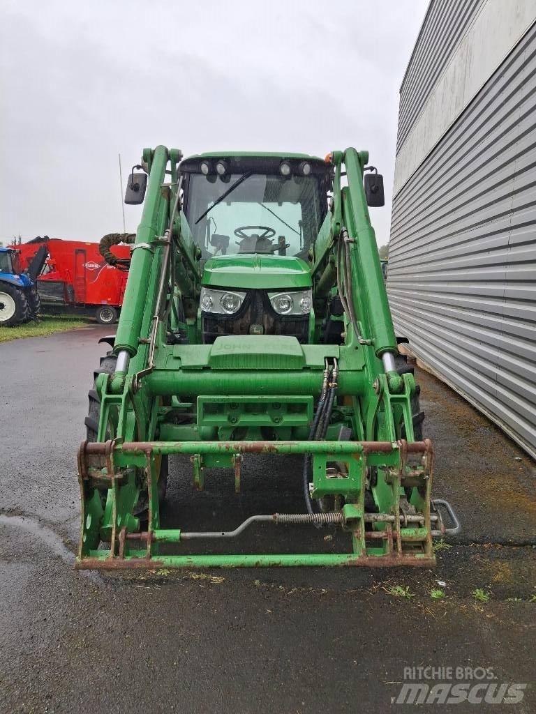John Deere 6110 Трактори