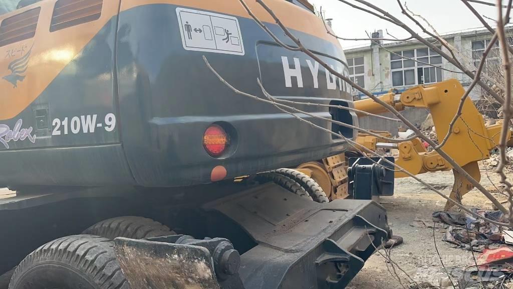 Hyundai DH210W-9 Колісні екскаватори