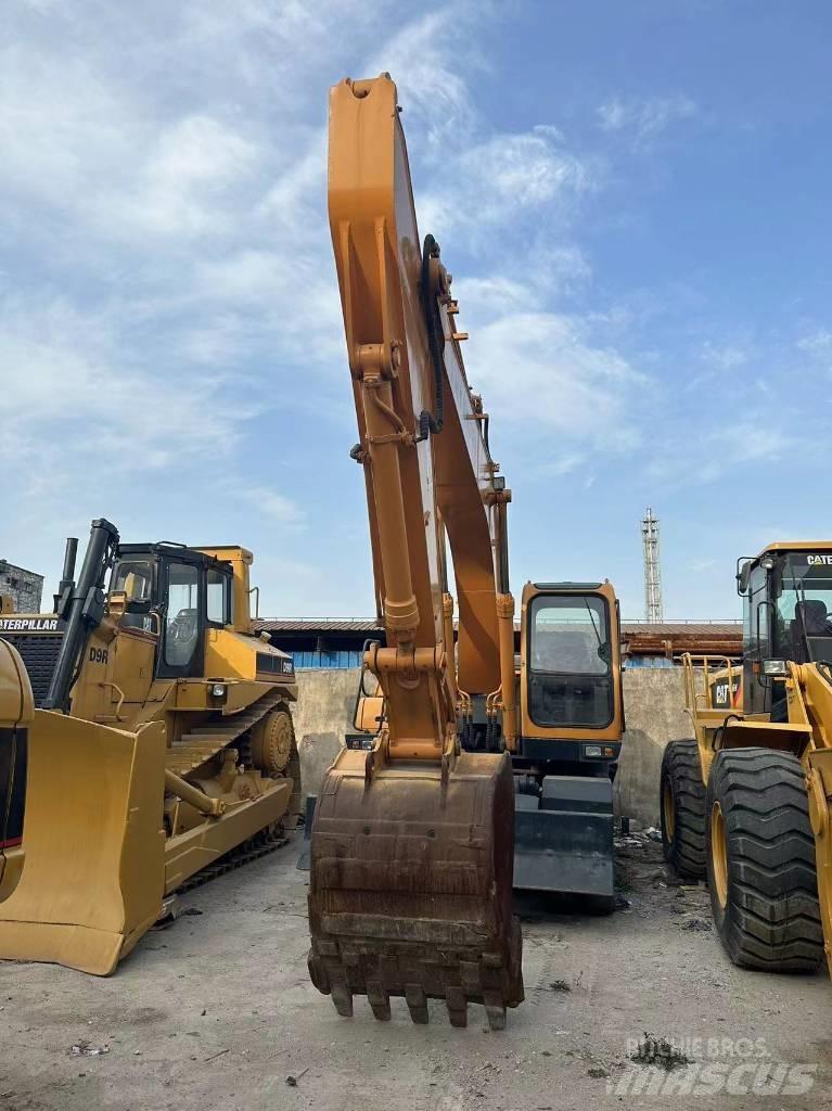 Hyundai DH210W-9 Колісні екскаватори