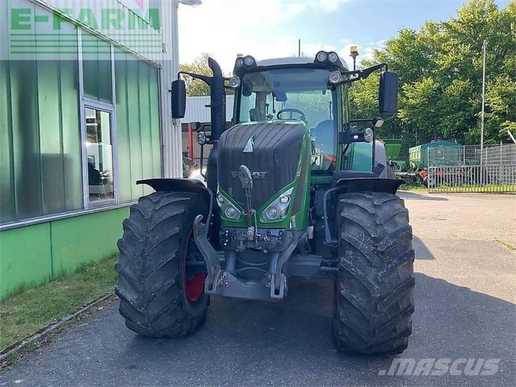 Fendt 828 vario s4 Трактори