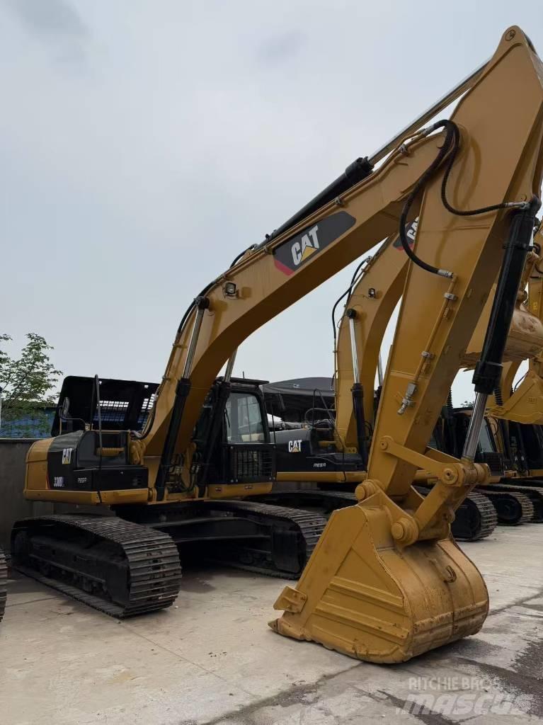 CAT 330 D L Гусеничні екскаватори