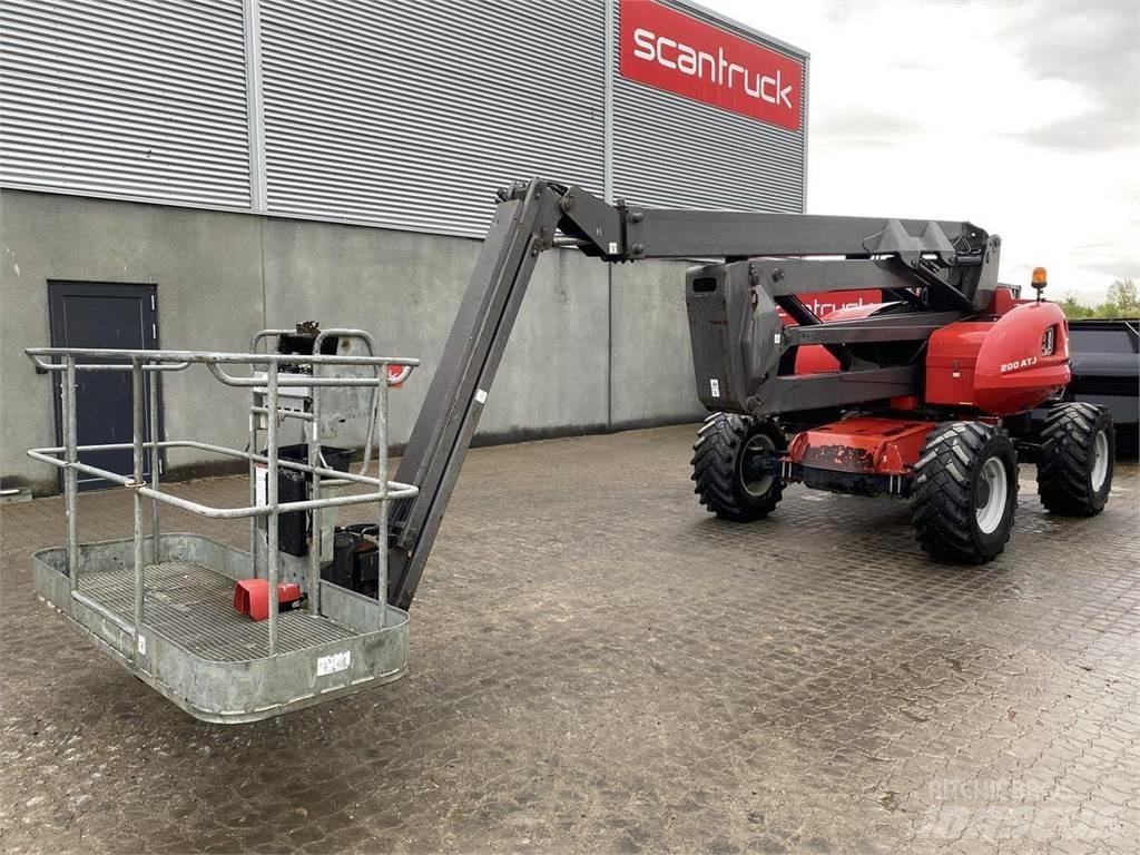 Manitou 200ATJ RC Колінчаті підйомники