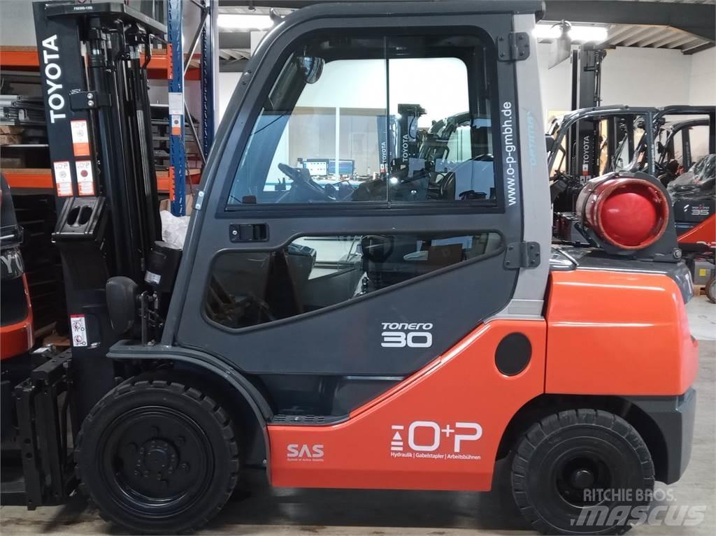 Toyota 02-8FGF30 Газові навантажувачі
