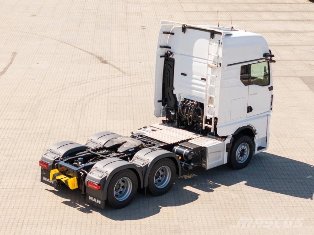 MAN TGX 28.520 6x2=2 Тягачі