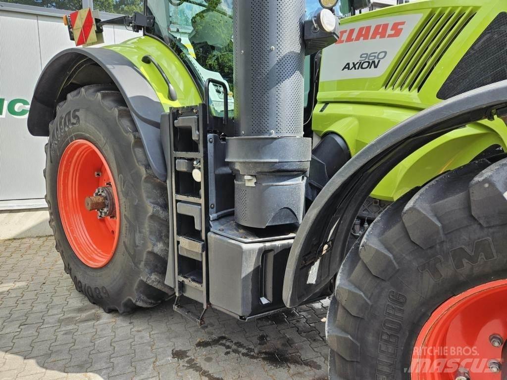 CLAAS AXION 960 Трактори