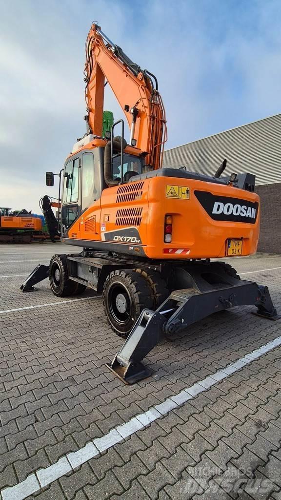 Doosan DX170W-5 Колісні екскаватори