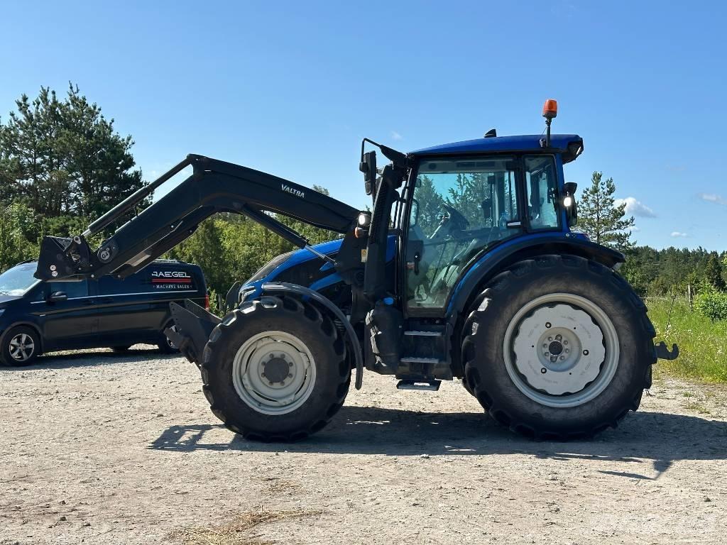 Valtra G 135 Versu Трактори